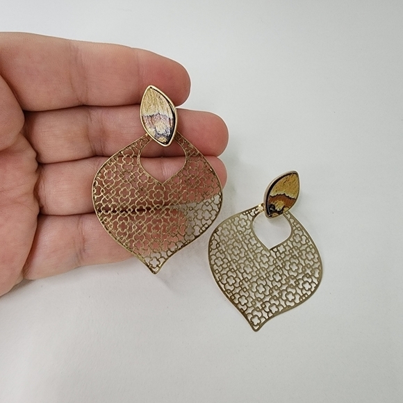 NWT Brown Wood Golden Teardrop Filigree Metal Earrings - Picture 5 of 7